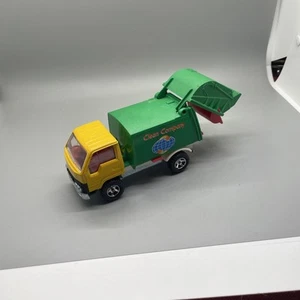 MAJORETTE - 1/35 Clean Company Garage Truck - Picture 1 of 5