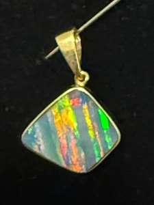 Lebendiger 14K natürlicher Inlay Opal Anhänger aus Australien mit auffälligen Neonen rosa limette - Bild 1 von 12