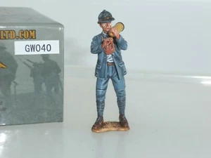 FIRST LEGION GW040 FRENCH ARTILLERY GUN CREW SOLDIER STANDING CARRYING SHELL - Picture 1 of 2