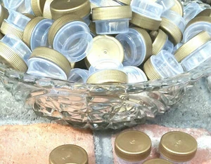 100 leere Probengläser Gold Deckel Kappen Tops #3301 Kunststoffbehälter DekoGläser USA - Bild 1 von 6