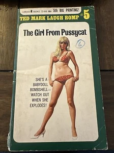 The Girl From Pussycat Ted Mark COMEDY FARCE #5 1966 1960s Vintage PB Book - Imagen 1 de 3