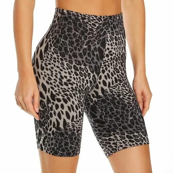 Hue Women's Essentials High Rise Wavy Leopard Bike Shorts BLACK XS