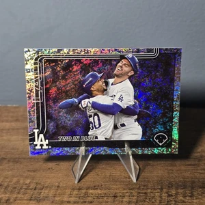 2025 Topps Series 2 Two In Blue Holofoil #631 Betts Freeman Los Angeles Dodgers - Foto 1 di 4