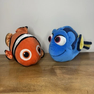 Pelúcia Disney Pixar Finding Nemo & Dory 10” da Bandai 2016 - Imagem 1 de 4