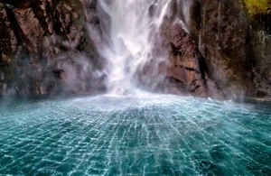 Fototapete-VLIES-WASSERFALL LAGUNE-(8257S)-Wand-Tapete-Nach-Maß-Berg Teich XXL - Bild 1 von 3
