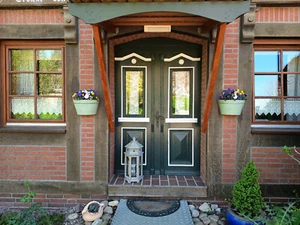 Fachwerkhaus in ökologischer Bauweise mit Fotovoltaik, Kollektoren und Wallbox - Bild 1 von 24