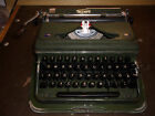 Alte Schreibmaschine der Marke Triumph Norm 6