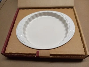 Longaberger Pottery Woven Traditions Ivory Quiche Dish - USA - NIB - Picture 1 of 6