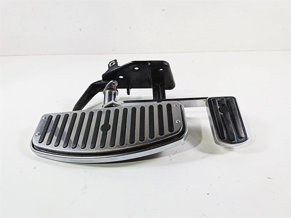 Harley-Softail Heritage 1996 FLSTC placa de piso delantero derecho pedal de freno 42431-87A Foto 1 de 4