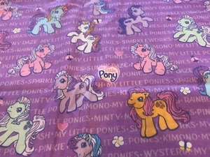 Stoff FAT QUARTER Vintage 2004 My Little Pony Stoff mit Worten 18"" x 22"" NEU - Bild 1 von 11