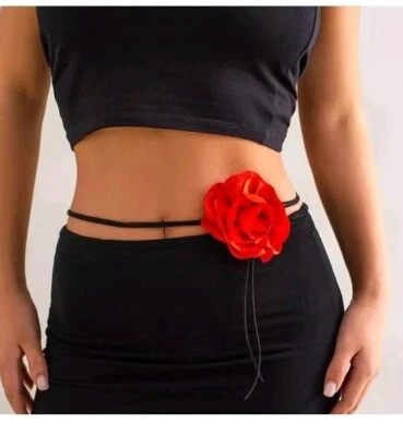 Collana Girocollo In Caucciù  Nero Fiore Rosso Gotico Dark Ragazza Cintura Choke - Immagine 1 di 4