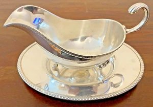Vintage Hecworth Silver Plated "Old Sheffield" Footed Gravy Boat & Saucer - Picture 1 of 5