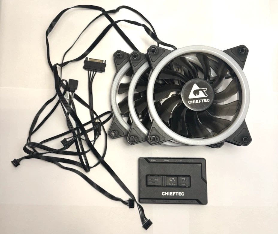 3x Chieftec RGB Gehäuselüfter Inkl. Controller - Bild 1 von 1