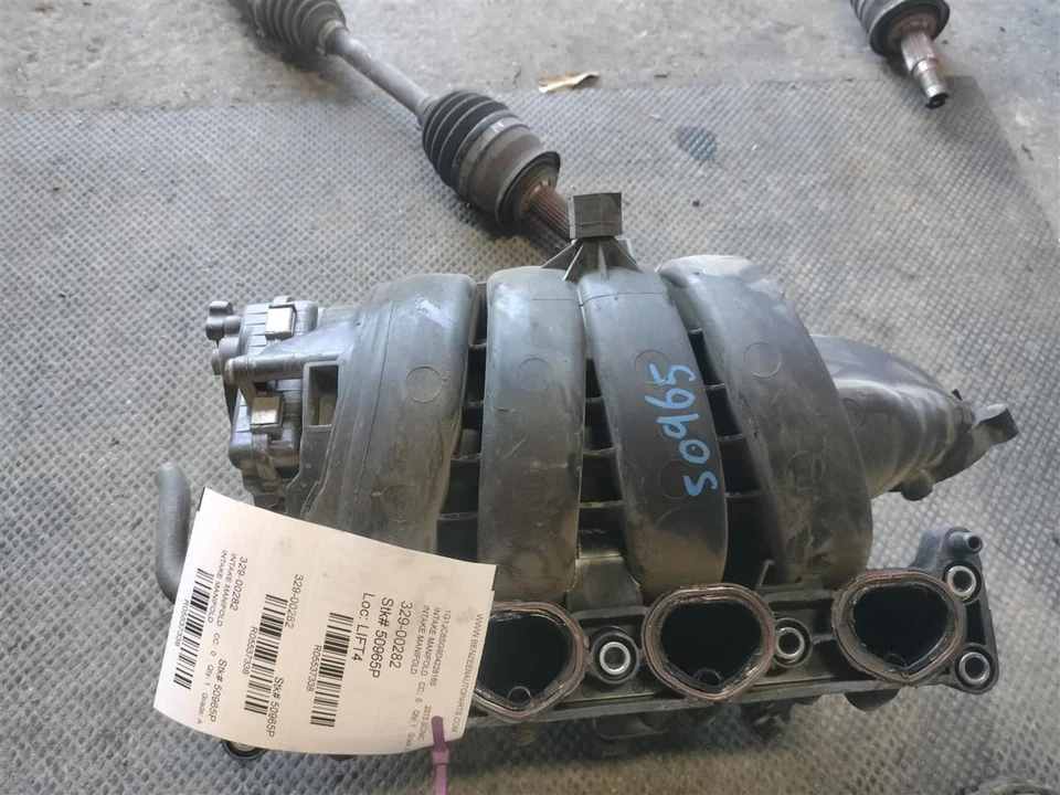 Colector de admisión 55570283 Chevrolet Sonic 2012-2018 Foto 1 de 4