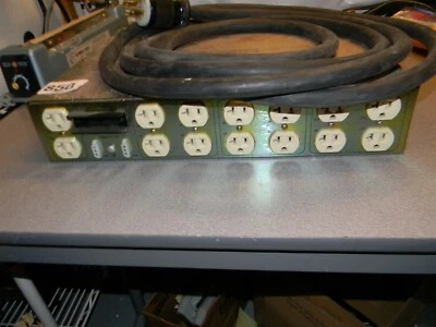 Pulizzi PC2641-D/LT - Interruptor de 14 vías (8,64 kW, 14 NEMA 5-20R, 8,64 kVA, montaje 2U Foto 1 de 4