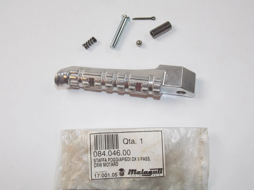 OEM MALAGUTI XSM 50 SUPERMOTARD Kat Euro 2 RH PASSENGER FOOT REST PEG 084.046.00 - Image 1 of 1