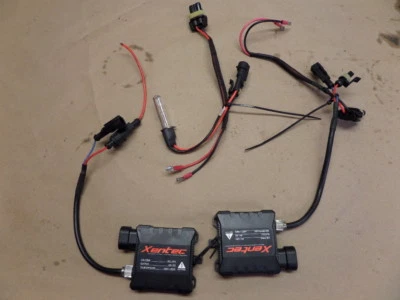 Yamaha YZF R6 R6S 2005 XENTEC SISTEMA DE ILUMINACIÓN FUENTES DE ALIMENTACIÓN CAJA CABLES DE CABLEADO Foto 1 de 3