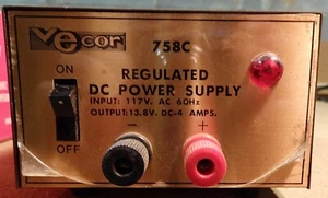 Vecor Modelo 758C 4 amperios, 12VDC estado sólido, fuente de alimentación regulada - Imagen 1 de 6