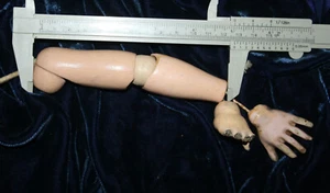 Antique comporsition arm with with left hand Size see close - up photo Photos - Picture 1 of 4