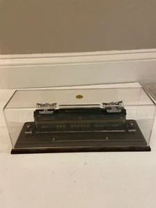 Hallmark Great American Railways - Lionel 2332 PA GG-1 Electric Locomotive Train - Picture 1 of 5