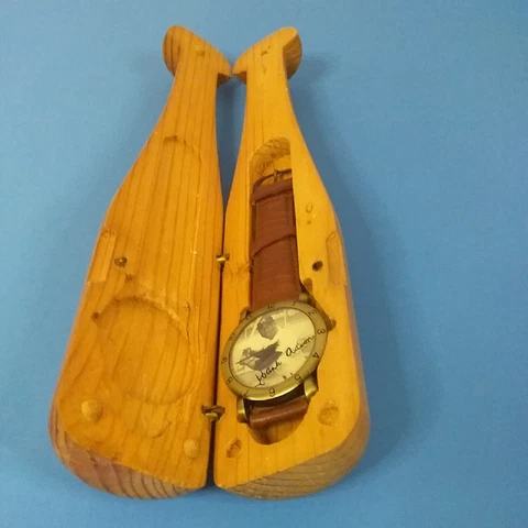 Hank Aaron - Score Board Watch with Baseball Bat Wooden Storage Box Cover