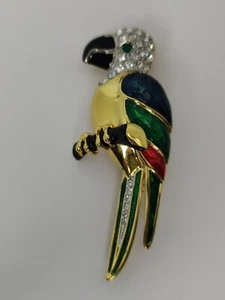Vintage Enamel Rhinestone Parrot Maccaw Bird Brooch Pin Gold tone - Picture 1 of 8
