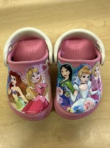 Disney Princess Kinder Crocs Größe 5 gebraucht Arielle Mulan Aschenputtel Mädchen - Bild 1 von 8