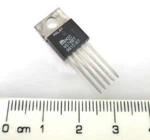 Microchip Technology MIC45768BT Switching Voltage Regulator OMS1-13E - Picture 1 of 3