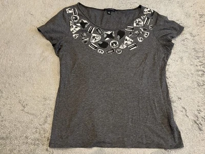 Camiseta Banana Republic Feminina XL Cinza Gem Gráfico Manga Curta Pulôver Decote V - Imagem 1 de 4