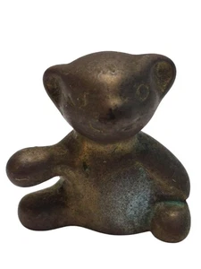 Massiver Messing Mini Teddybär primitiv Vintage Figur Briefbeschwerer Patina - Bild 1 von 5