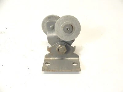 Polea de cable de brazo limpiaparabrisas Kaiser Frazer 1947-50 y Frazer 1951 OEM usada Foto 1 de 3