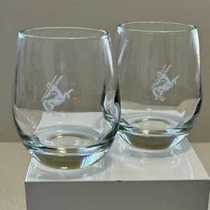 Zwei REMY MARTIN STIELLOSE COGNAC BRANDY SCHNAPPER MIT GEÄTZTEM ZENTAUR 4" HOCH - Bild 1 von 4