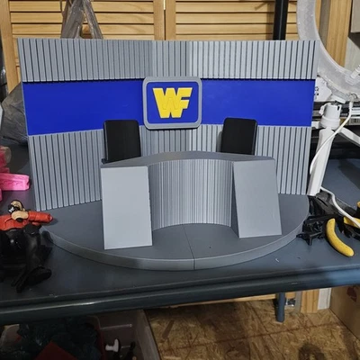 Juego de accesorios de exhibición de diorama de estudio WWE Mattel WWF Prime Time Foto 1 de 4