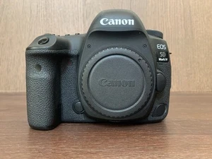 Canon 5d mk IV - c 15,000 clicks - VG condition. Original box, battery, charger. - Picture 1 of 10