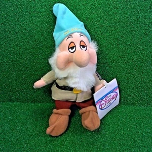 NEW Disney Exclusive Snow White & The SEVEN Dwarfs SLEEPY Plush Toy SHIPS FREE - Picture 1 of 1