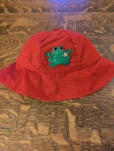 Childs Reversible Bucket Hat Flowers Or A Red With A Frog - Picture 1 of 3