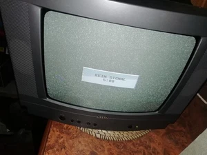 Lifetec LT 3751 VT 20Zoll  Röhrenfernseher / TV 230V Schwarz Retro  - Bild 1 von 6