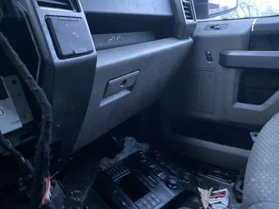 Guantera usada se adapta a: Ford F150 2015 camioneta grado A Foto 1 de 4