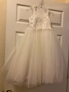 NWT Girl’s white lace and tulle formal flower girl party dress size small AZAZIE - Picture 1 of 10