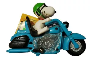 Snoopy On a Blue Motorcycle con erogatore caramelle casco verde - senza caramelle - *Gallerie* - Foto 1 di 5