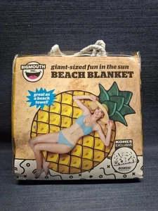 Manta de playa de piña Big Mouth Inc tamaño gigante 🍍 toalla y almohada nueva en paquete - Imagen 1 de 4