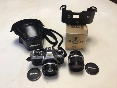 Nikon FG20 + Corredo Ottiche - Immagine 1 di 4