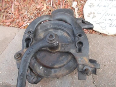 Parche Antiguo Black Hawk Hierro Fundido Maíz Sheller A. H. Parche Tenn Foto 1 de 4