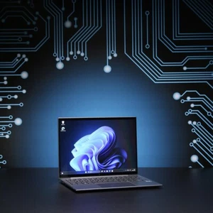 HP Dragonfly G4 // Intel Core i7-1355U, 16 GB RAM, 512 GB SSD (eSIM) - Afbeelding 1 van 12