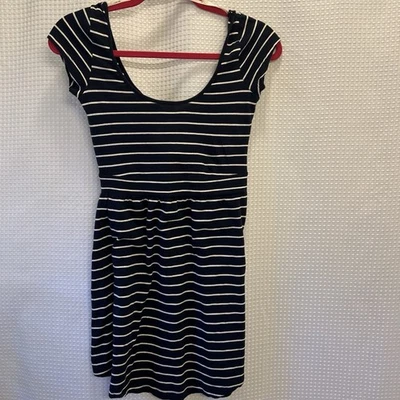Forever 21 женское платье "I Love H81" в полоску темно-синий/белый размер S подержанные - Изображение 1 из 4