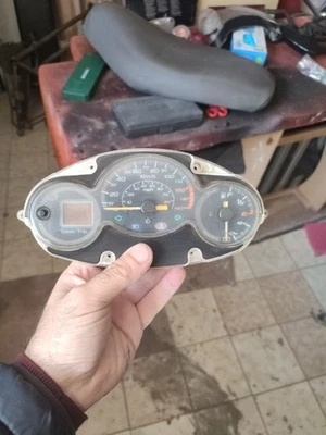 Quadro Strumenti Majesty 125 2007 Foto 1 de 4