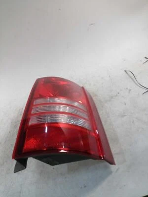 Conjunto de luz trasera derecha Chrysler Town & Country 2009 plateado OEM 627236 Foto 1 de 4