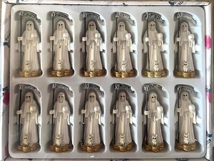 Figura Base Moneda Calavera Parca Santa Muerte 3", Juego de 12, Bata Color Blanco - Imagen 1 de 1