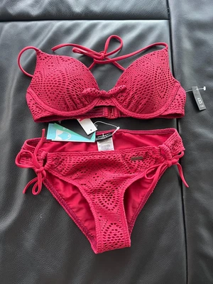 Badeanzug, Bikini  von Protest Gr. XS /34B, neu mit Etikett - Bild 1 von 3