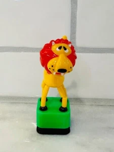 Vintage MODERN TOYS Plastic Push Thumb Puppet LION British Design - Picture 1 of 10